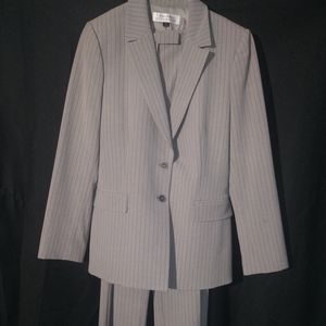 Light gray lined pant suit